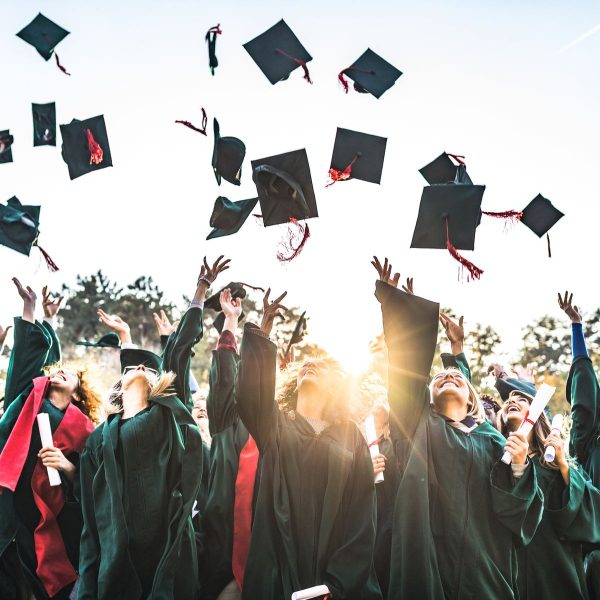 Seniors Graduándose Este Año