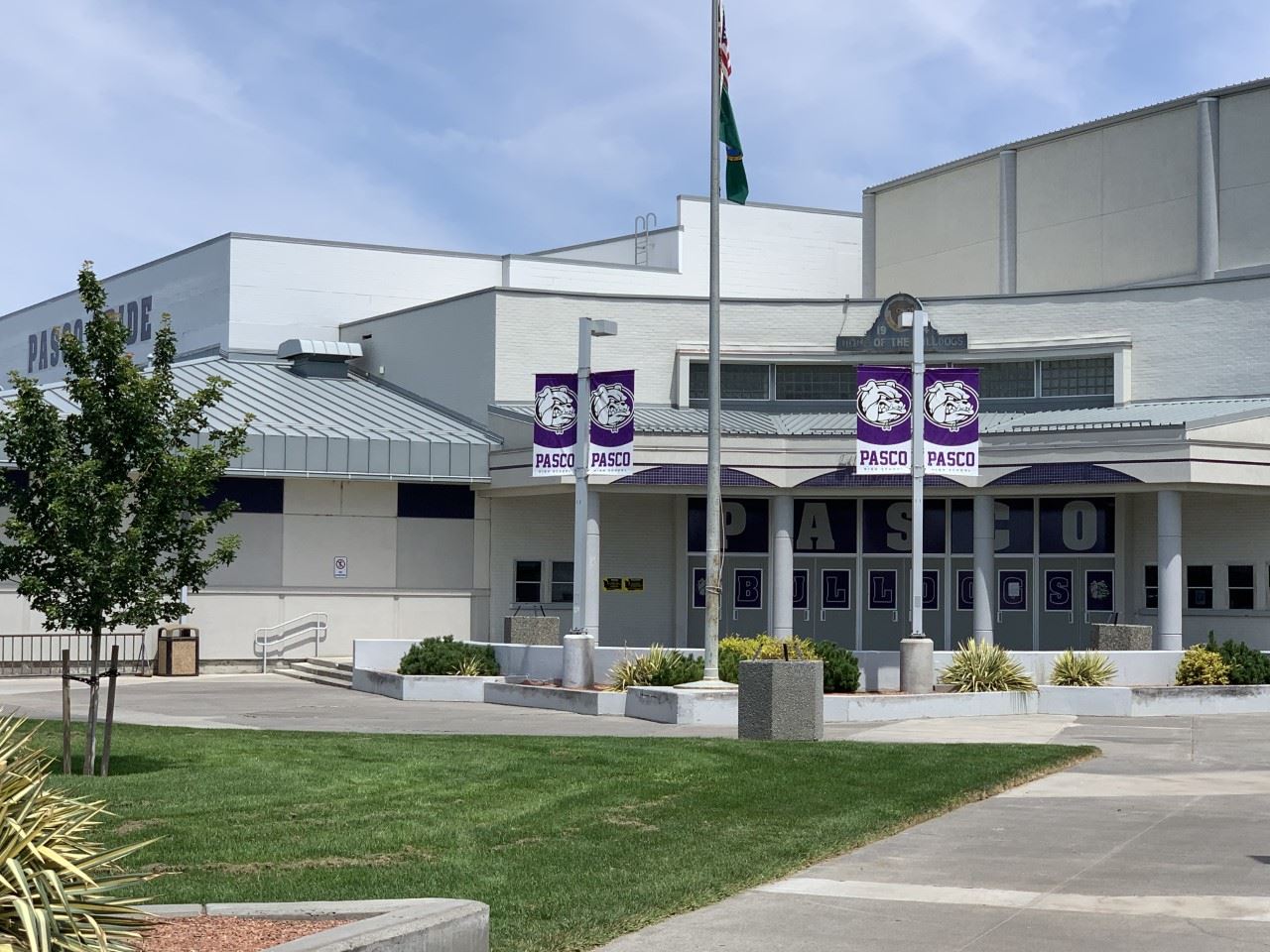 Do students at Pasco High have school pride? – Wasco